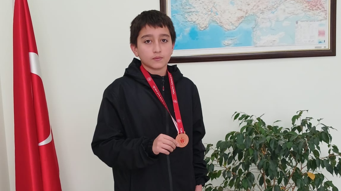Okulumuz öğrencilerinden Mert Ali Kopar Erkekler Judo Müsabakasında Yıldızlar 50 kg da Ankara 3. olmuştur