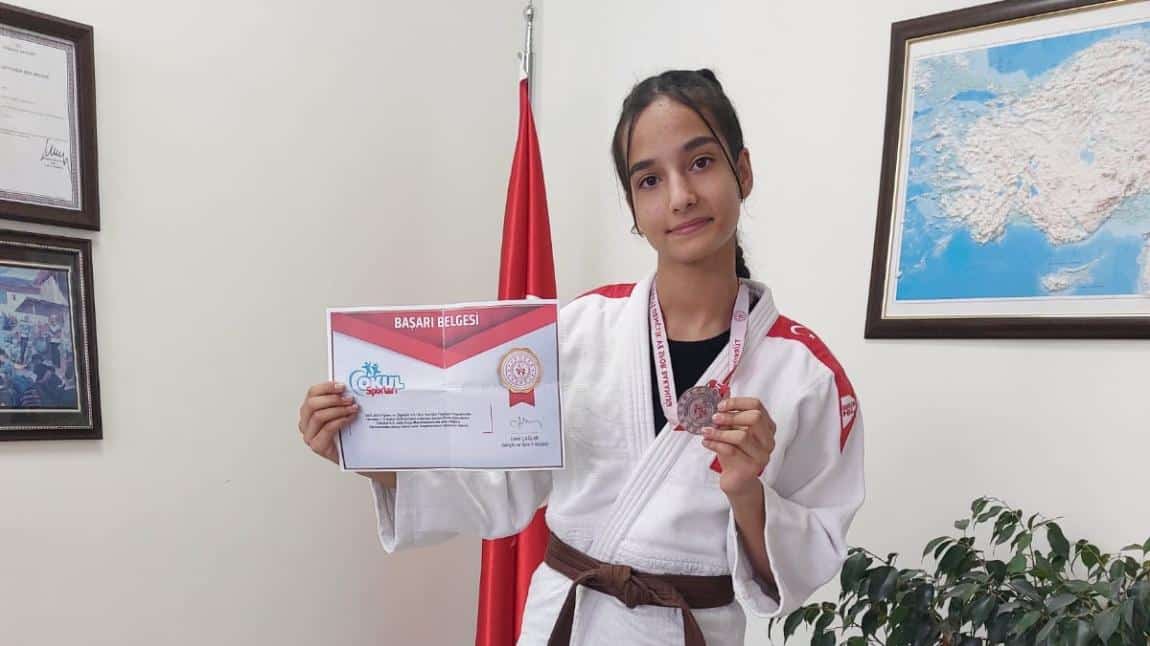 Yıldız Kız Judo Müsabakalarında Türkiye Üçüncüsü Olduk!